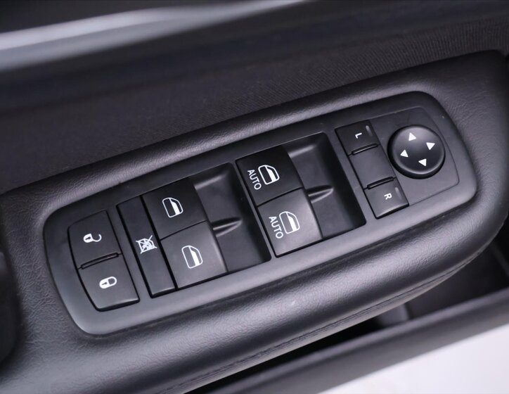 Chrysler 200 Sedan 2,4 l 135 kw