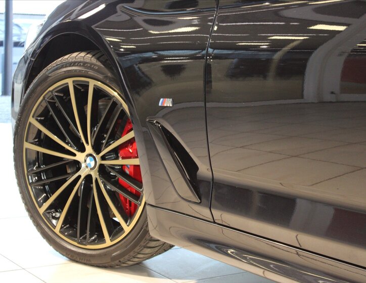 BMW Řada 5 Kombi 3,0 l 210 kw