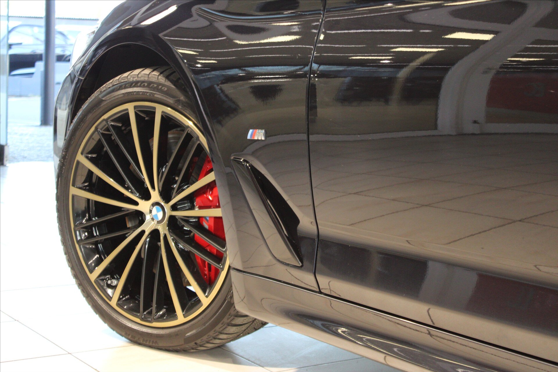 BMW Řada 5 Kombi 3,0 l 210 kw