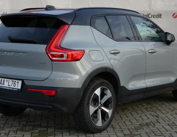Volvo XC40 3