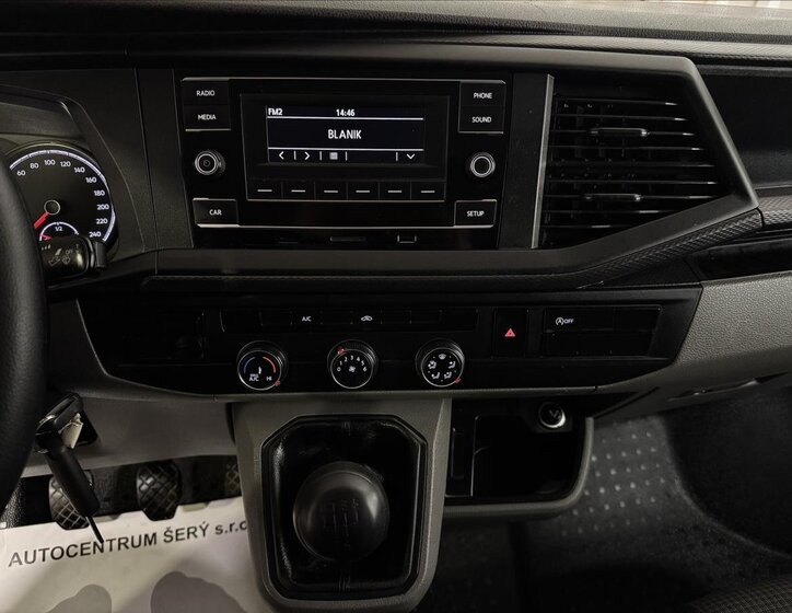 Volkswagen Transporter 22