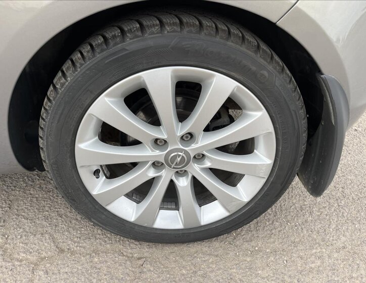 Opel Meriva MPV 1,4 l 88 kw