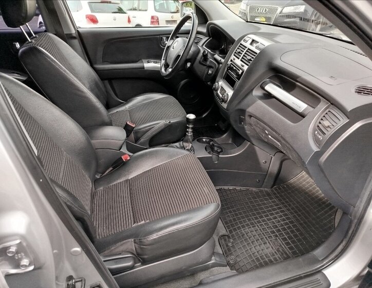 KIA Sportage SUV / Terénní 2,0 l 103 kw