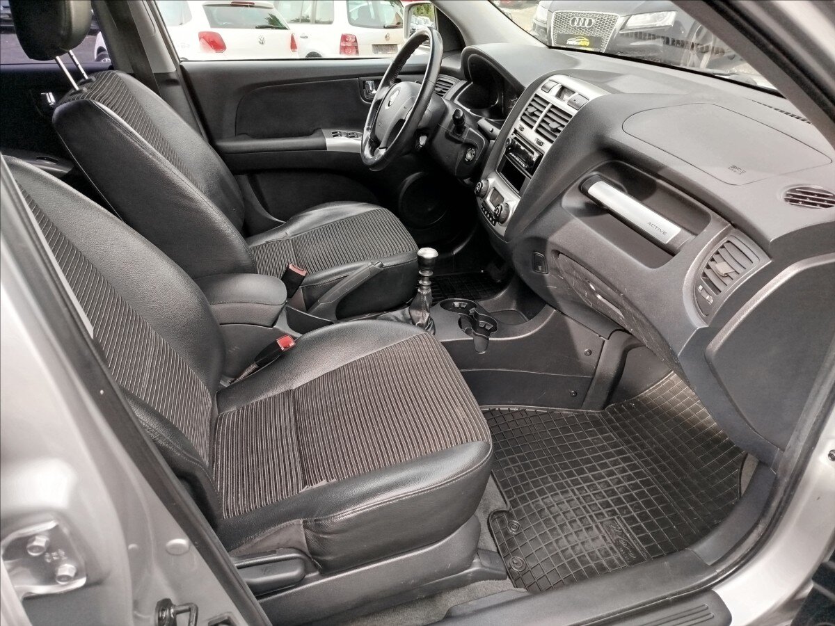 KIA Sportage SUV / Terénní 2,0 l 103 kw