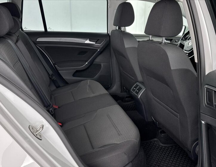 Volkswagen Golf Kombi 1,5 l 96 kw