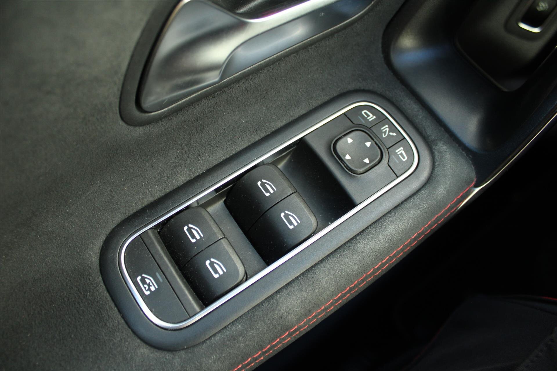 Mercedes-Benz CLA Sedan 2,0 l 140 kw