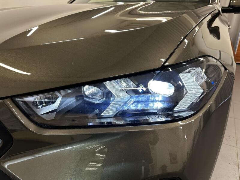 BMW X6 SUV / Terénní 3,0 l 210 kw