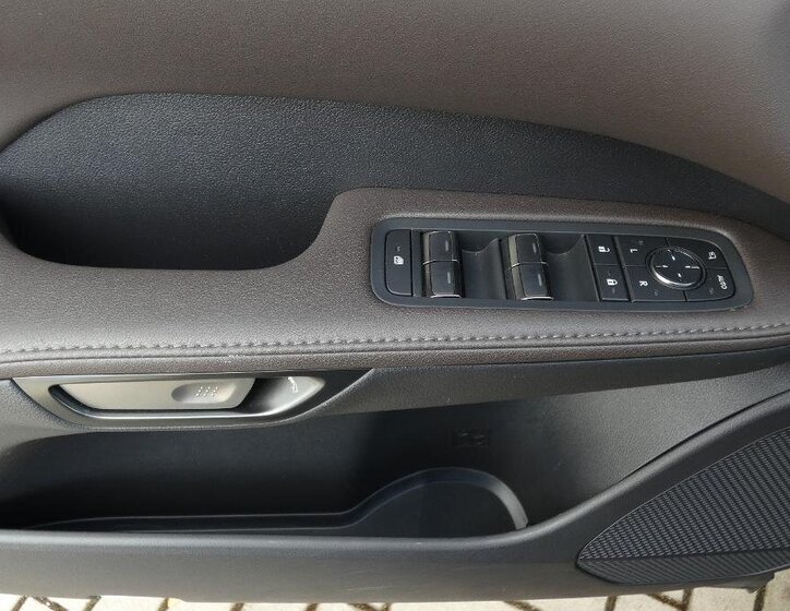 Lexus RX 350h SUV / Terénní 2,5 l 140 kw