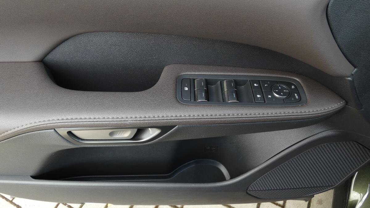 Lexus RX 350h SUV / Terénní 2,5 l 140 kw