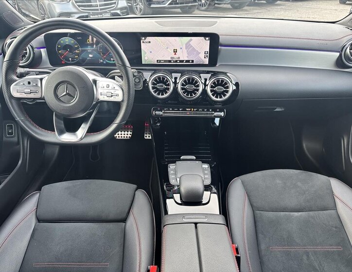 Mercedes-Benz CLA 9