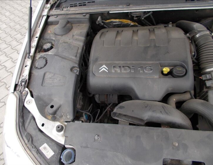 Citroën C5 Sedan / Limuzína 2,0 l 100 kw