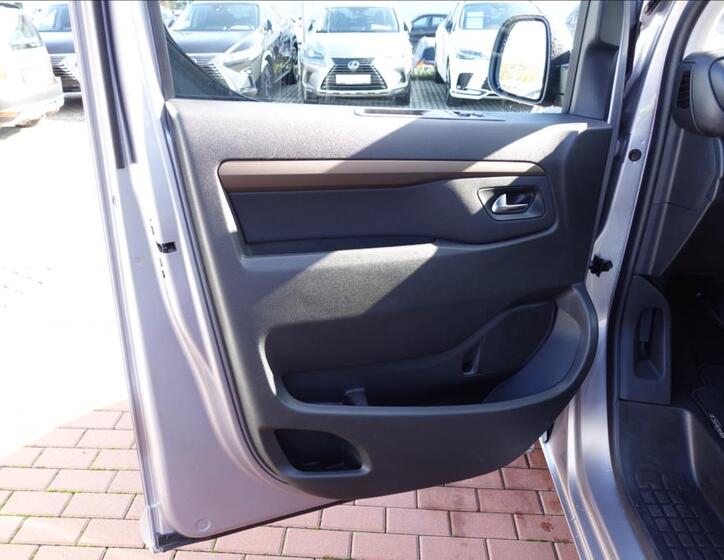 Toyota ProAce Verso 17
