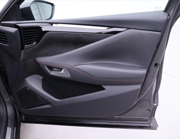 DS Automobiles DS4 Hatchback 1,6 l 165 kw