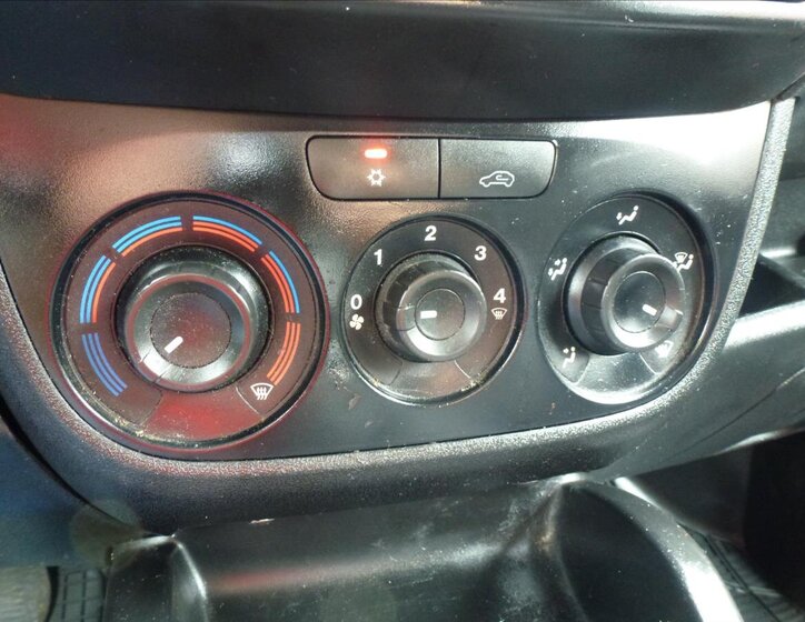 Opel Combo Skříň 1,2 l 66 kw