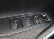 Toyota Corolla Sedan / Limuzína 1,5 l 92 kw