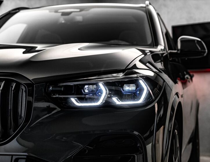 BMW X5 8