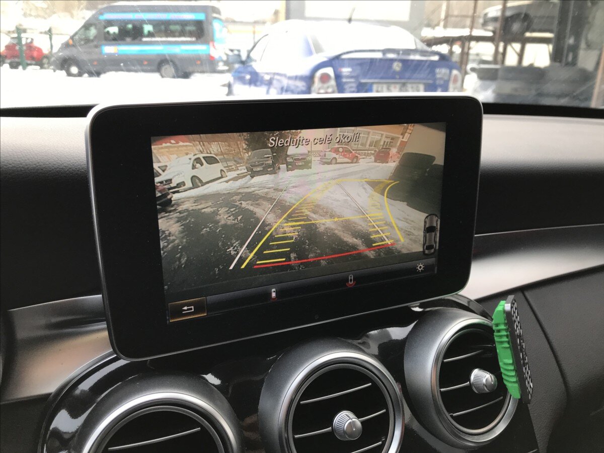 Mercedes-Benz Třídy C Sedan 3,0 l 245 kw