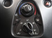 Toyota Aygo Hatchback 998,0 53 kw