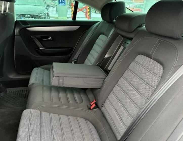 Volkswagen Passat CC Sedan 1,8 l 118 kw