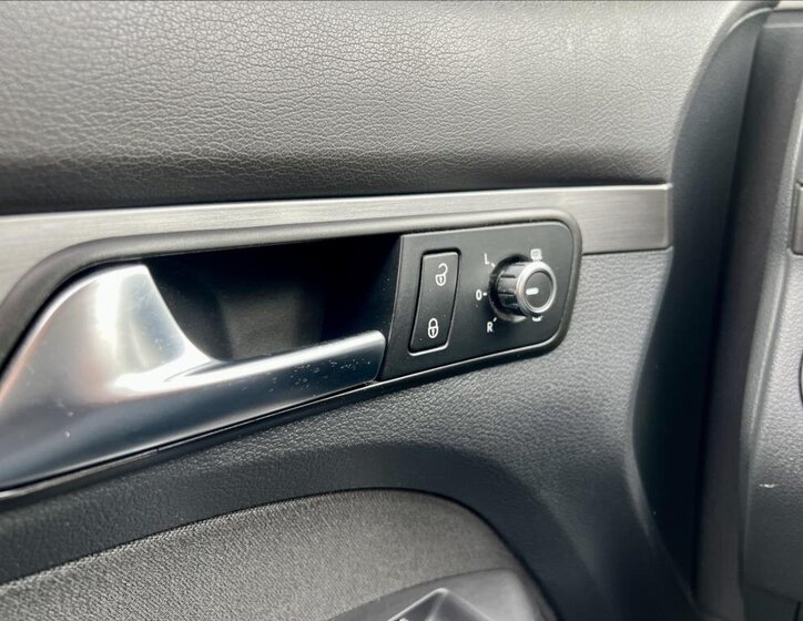 Volkswagen Touran MPV 1,6 l 77 kw