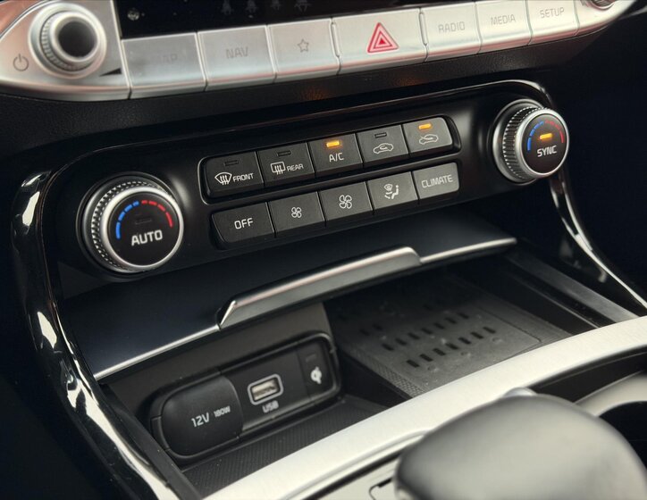 KIA Stinger Hatchback 3,3 l 269 kw