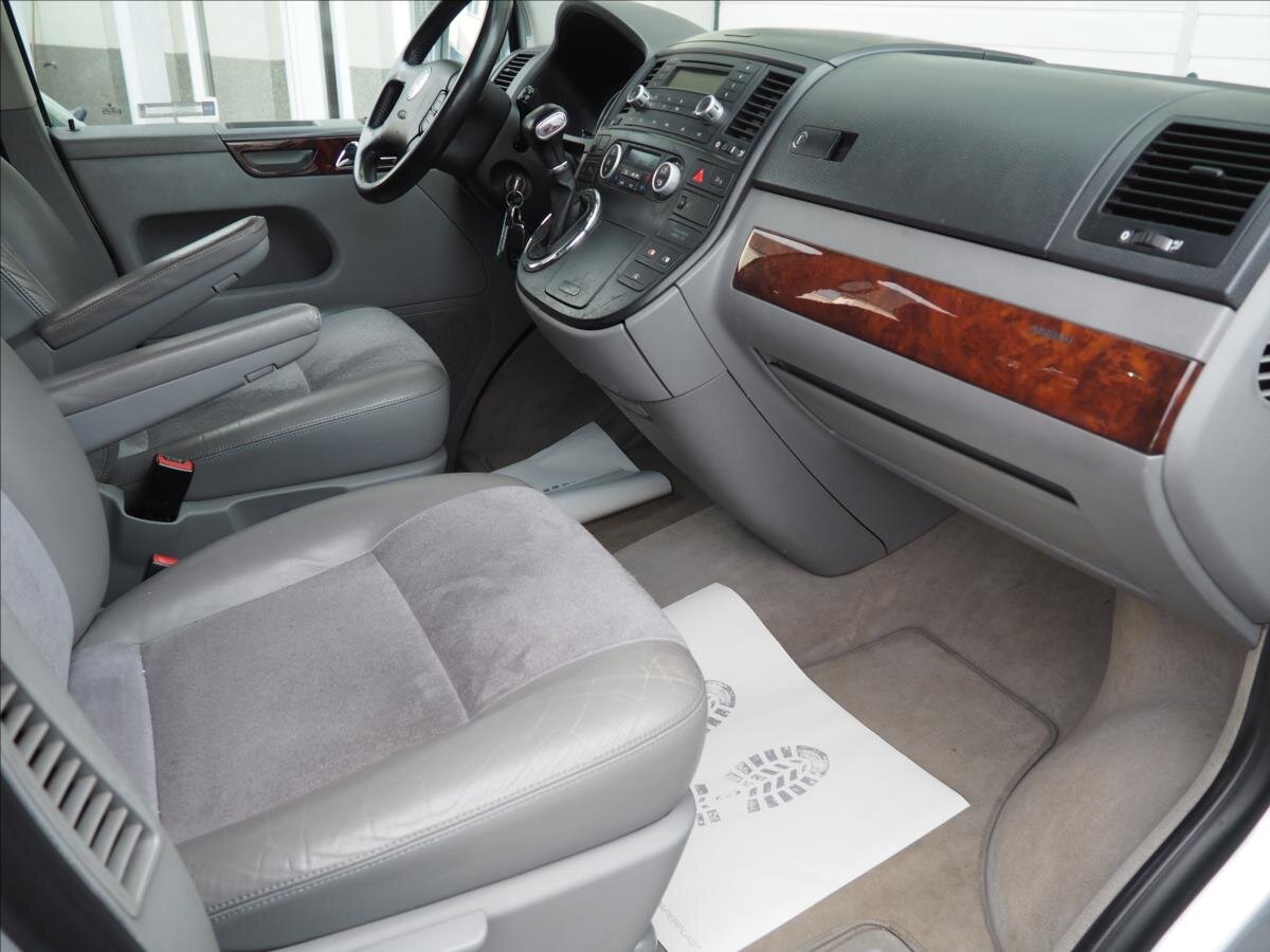 Volkswagen Multivan Kombi 2,5 l 128 kw