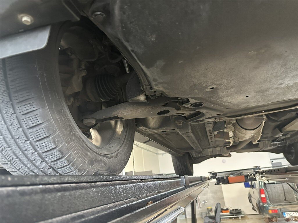 Mitsubishi Outlander SUV / Terénní 2,3 l 110 kw