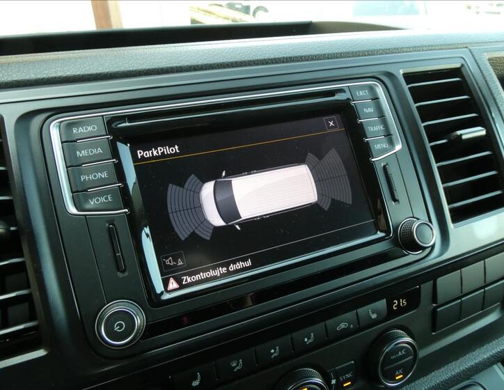 Volkswagen Multivan 31