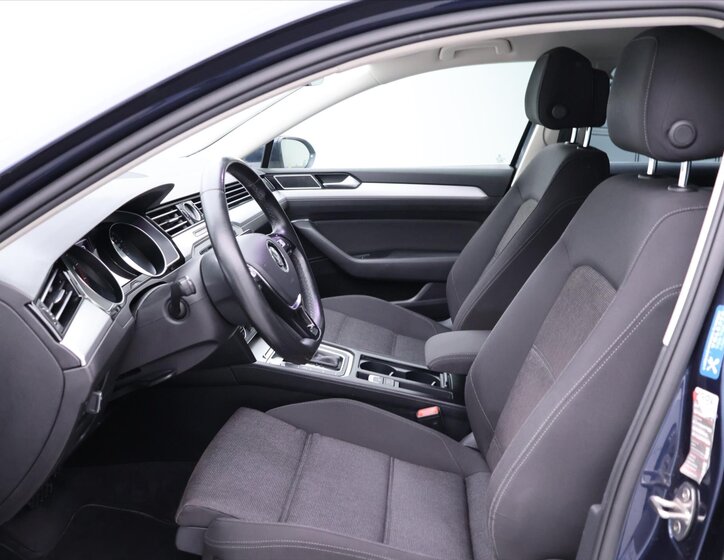 Volkswagen Passat Sedan 1,4 l 110 kw