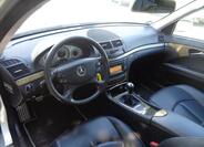 Mercedes-Benz 211 12