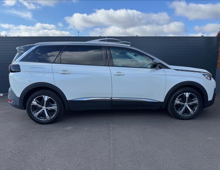 Peugeot 5008 SUV / Terénní 2,0 l 110 kw