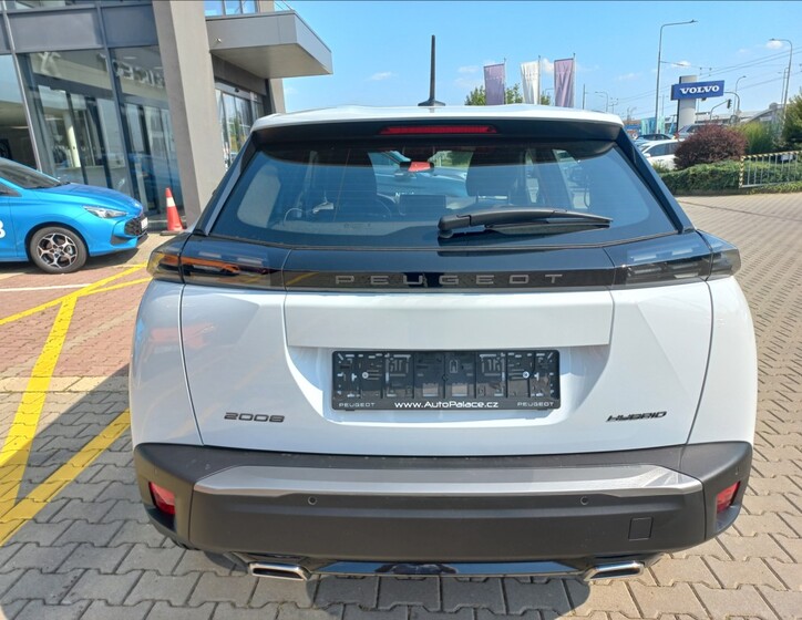 Peugeot 2008 4