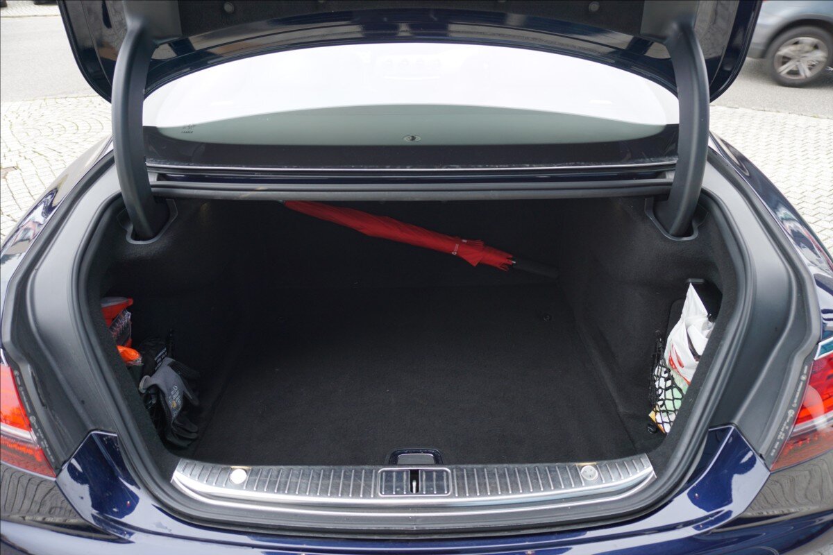Mercedes-Benz Třídy S Kupé 4,0 l 450 kw