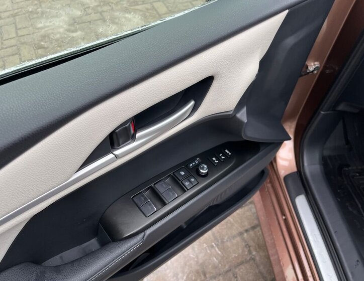 Toyota Camry Sedan 2,5 l 137 kw