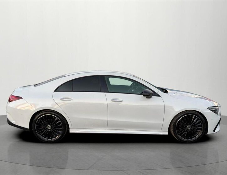Mercedes-Benz CLA 8