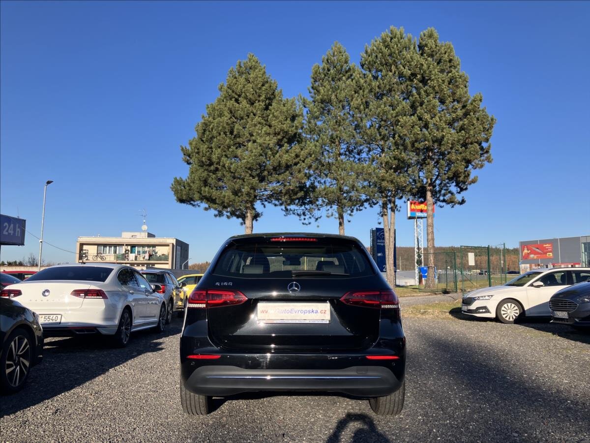 Mercedes-Benz Třídy B Hatchback 1,3 l 100 kw