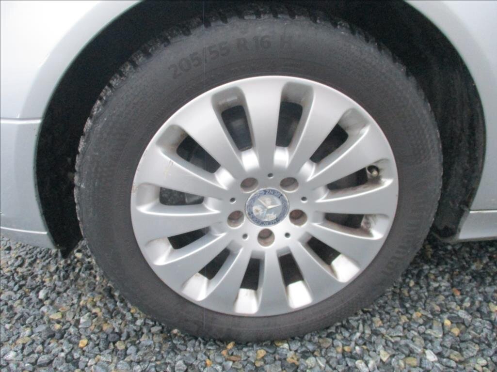 Mercedes-Benz Třídy C Sedan / Limuzína 1,8 l 115 kw