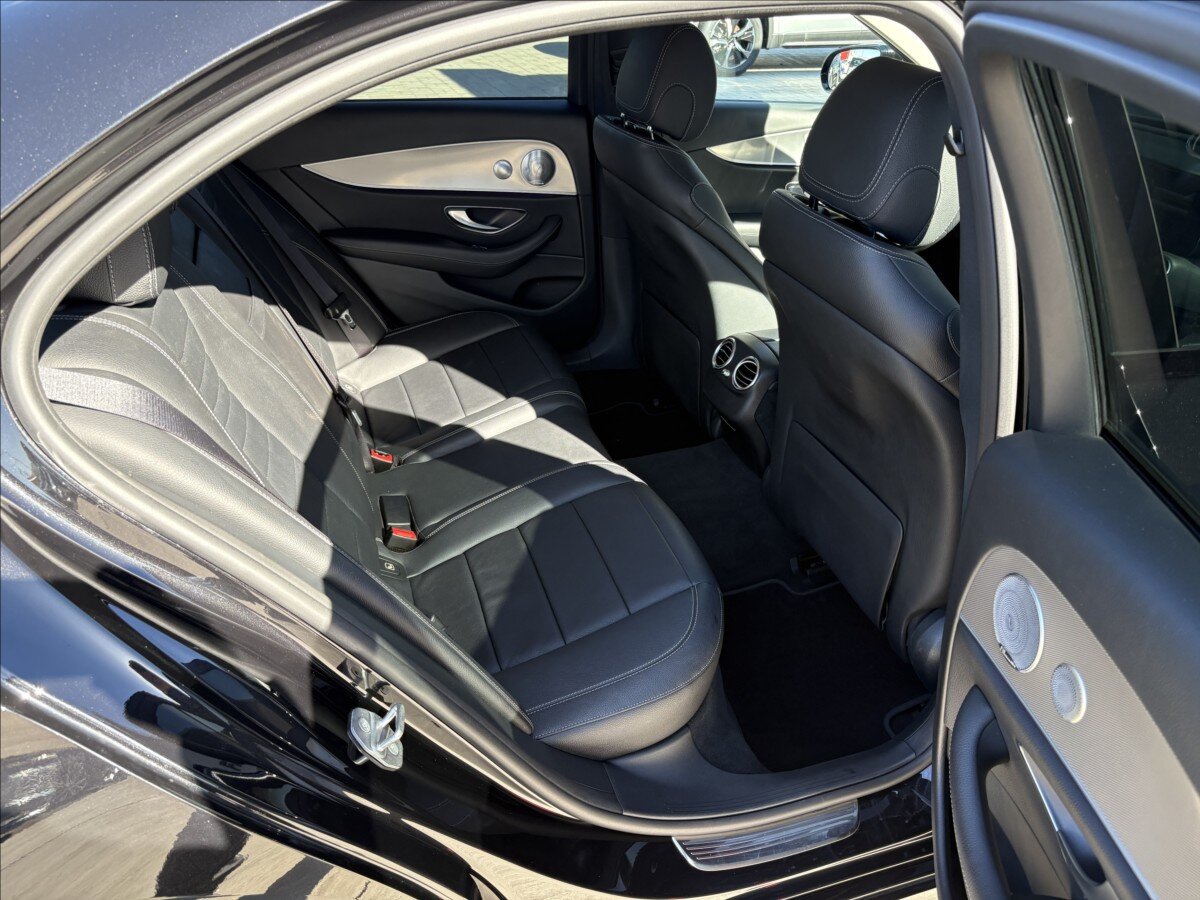 Mercedes-Benz Třídy E Sedan / Limuzína 3,0 l 190 kw