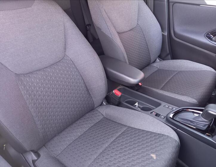 Toyota Yaris Cross 9