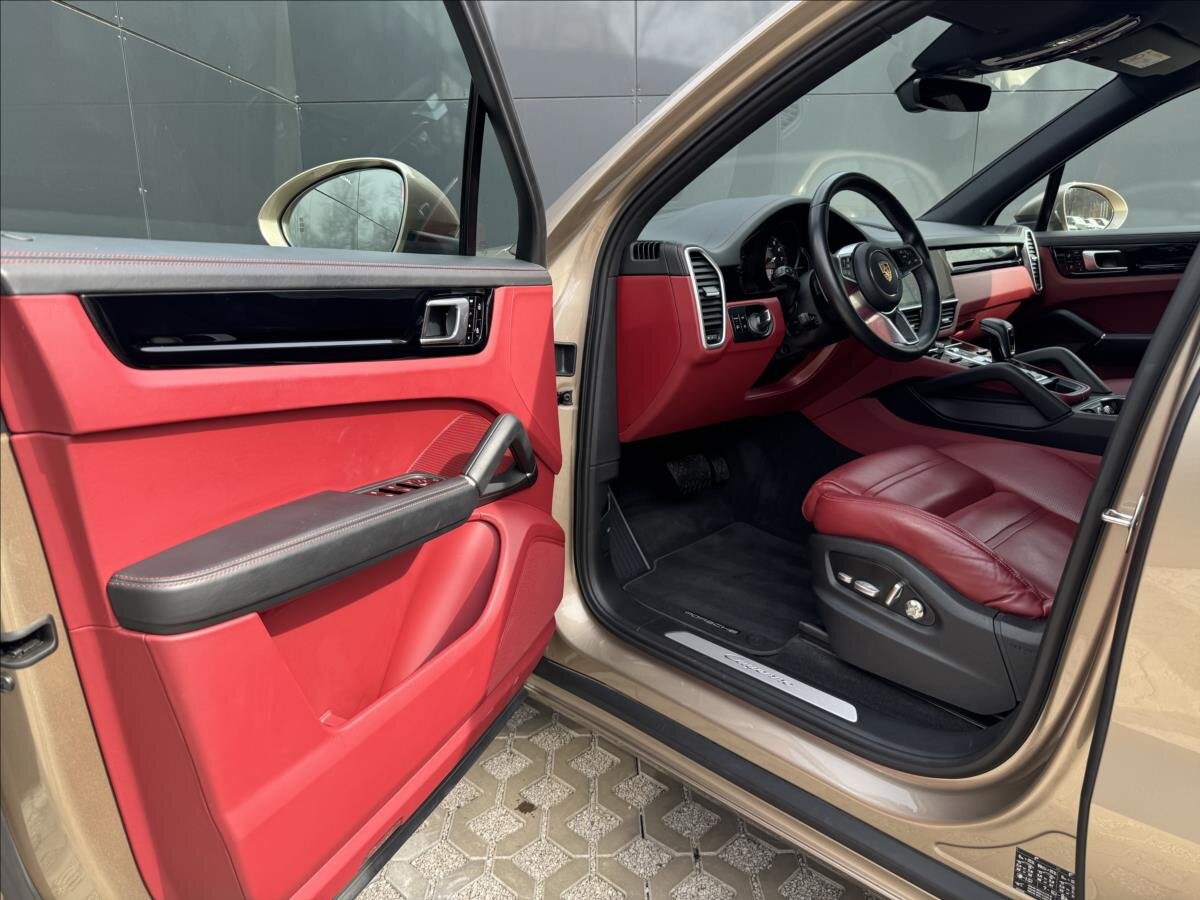 Porsche Cayenne SUV / Terénní 3,0 l 250 kw