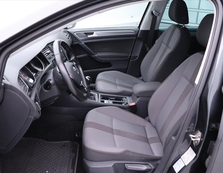 Volkswagen Golf Hatchback 1,2 l 81 kw