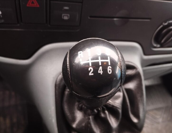 Ford Transit Kombi 2,2 l 74 kw