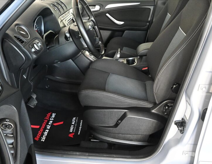 Ford S-MAX MPV 2,0 l 100 kw