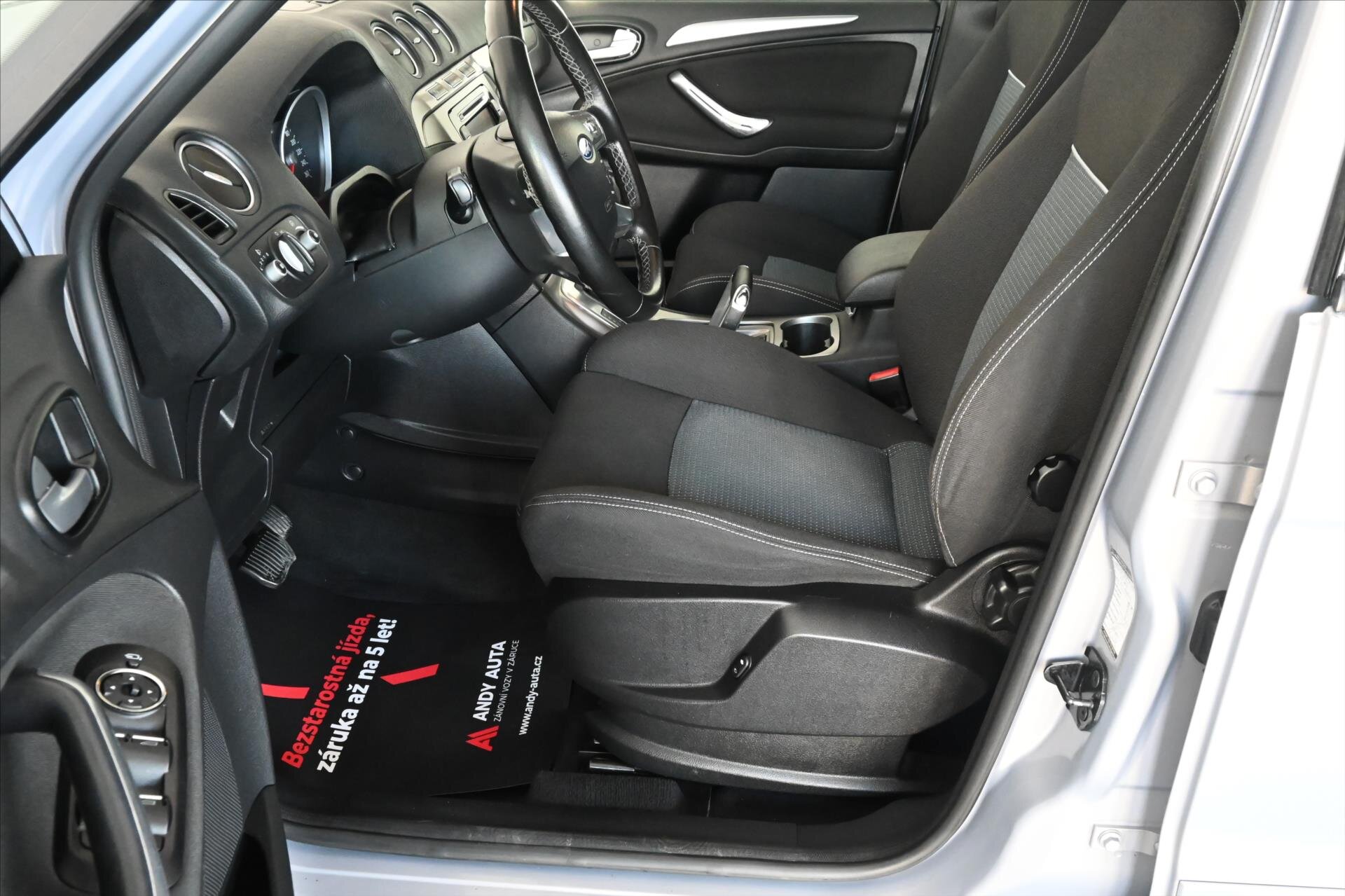 Ford S-MAX MPV 2,0 l 100 kw