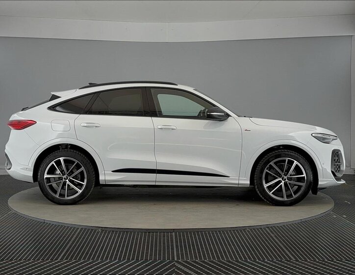 Audi Q5 SUV / Terénní 2,0 l 150 kw