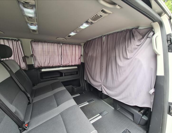 Volkswagen Multivan 13