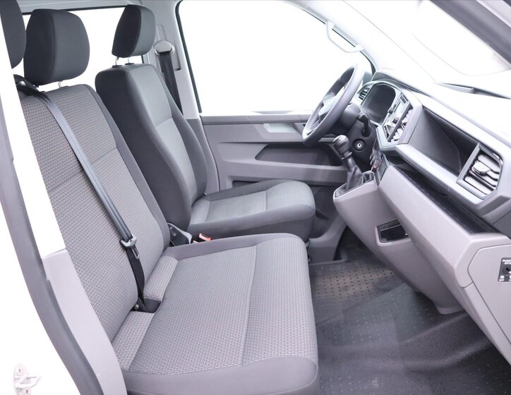 Volkswagen Transporter Kombi 2,0 l 81 kw