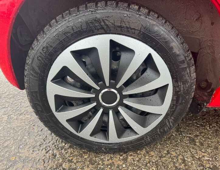 Peugeot 107 Hatchback 998,0 50 kw