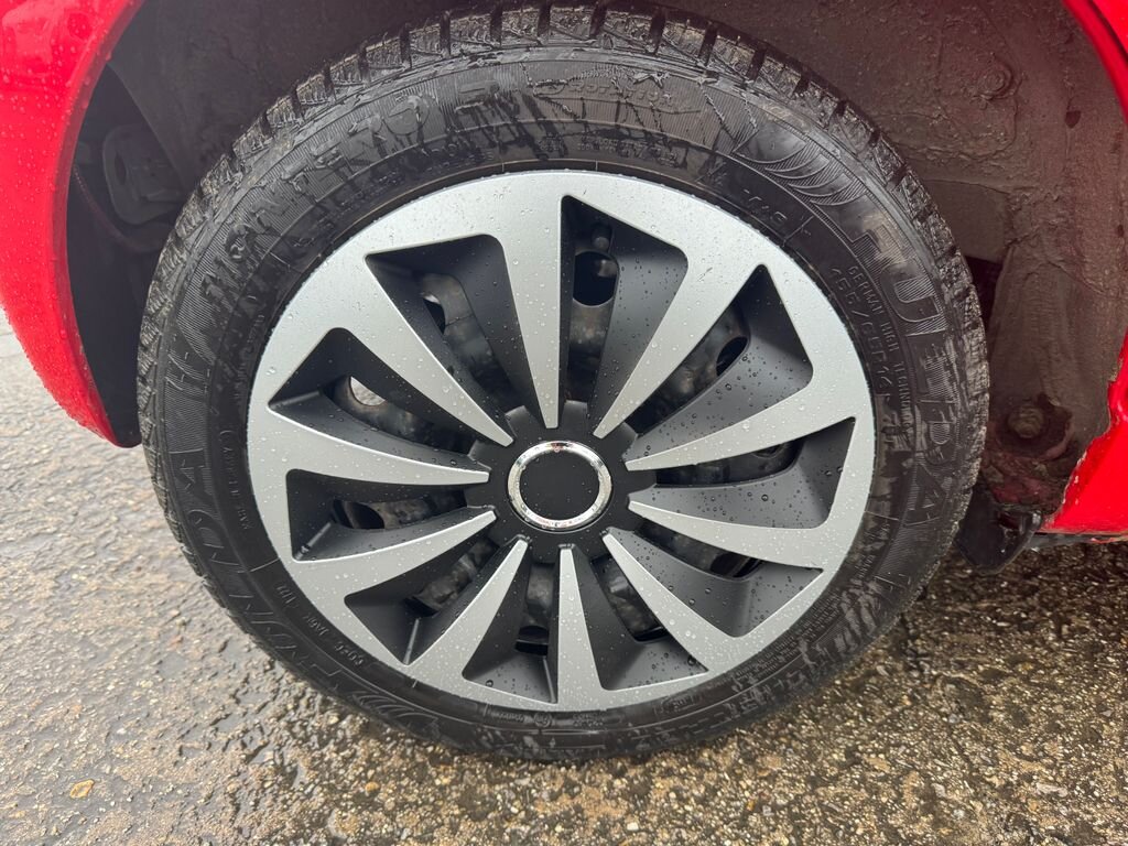 Peugeot 107 Hatchback 998,0 50 kw