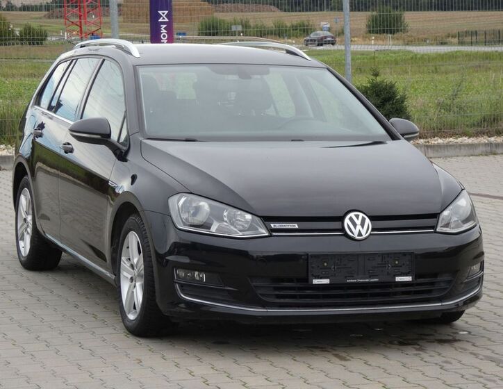 Volkswagen Golf 16